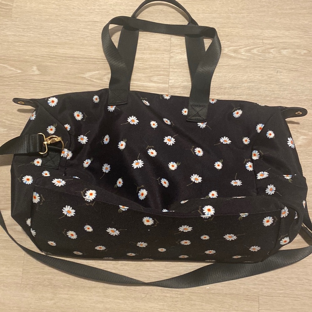 Lightly Used Daisy Duffle Bag